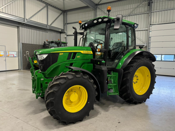 John Deere 6R120