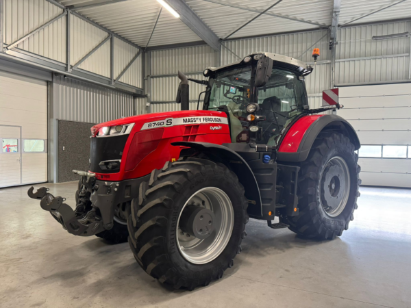 Massey Ferguson 8740S